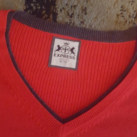 Lot of 4 LIKE NEW Men's Express V-Neck Sweaters XL - Picture 2 of 5